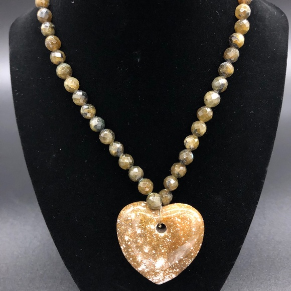 Jewelry - Heart Smoky Stone necklace with beads 8" long